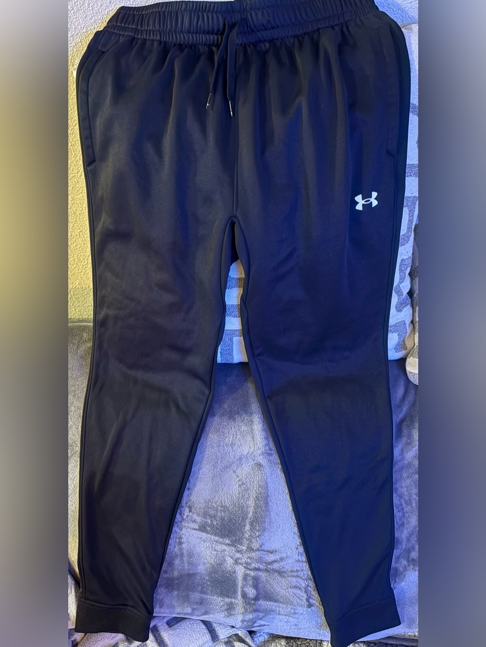 Men’s Under Armour Joggers Size Large